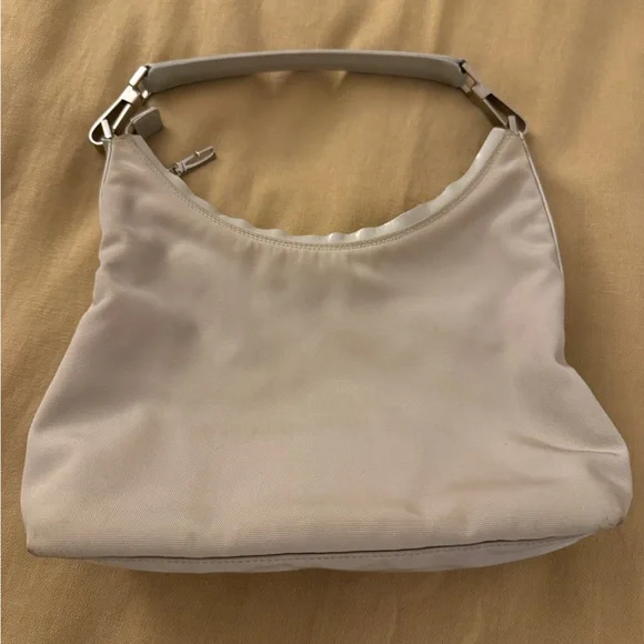 Gucci Shoulder Bag - Picture 6 of 10